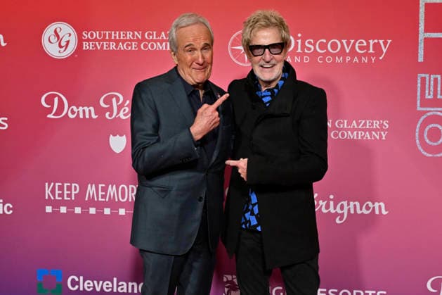 Feb. 14, 2026 - Las Vegas, Nevada, U.S. - Keep Memory Alive co-founder and chairman Larry Ruvo (L) and singer Kevin Cronin of REO Speedwagon attend the annual Keep Memory Alive Power of Love gala benefit for the Cleveland Clinic Lou Ruvo Center for Brain Health at MGM Grand Garden Arena on February 14, 2026 in Las Vegas, Nevada. Las Vegas USA - ZUMAbk3_ 20260214_zaf_bk3_052 Copyright: xDavidxBeckerx