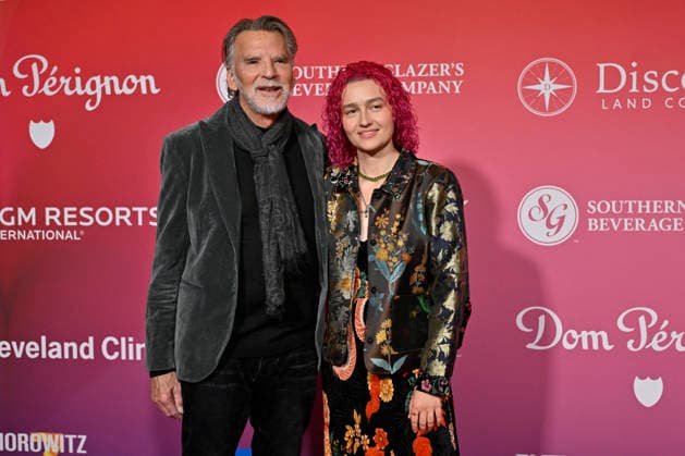 Feb. 14, 2026 - Las Vegas, Nevada, U.S. - Musician Kenny Loggins (L) and singer Hunter Hawkins attend the annual Keep Memory Alive Power of Love gala benefit for the Cleveland Clinic Lou Ruvo Center for Brain Health at MGM Grand Garden Arena on February 14, 2026 in Las Vegas, Nevada. Las Vegas USA - ZUMAbk3_ 20260214_zaf_bk3_064 Copyright: xDavidxBeckerx