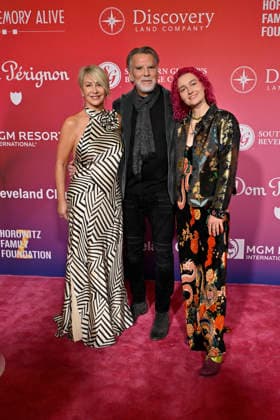 Feb. 14, 2026 - Las Vegas, Nevada, U.S. - (L-R) Lisa Loggins, musician Kenny Loggins and singer Hunter Hawkins attend the annual Keep Memory Alive Power of Love gala benefit for the Cleveland Clinic Lou Ruvo Center for Brain Health at MGM Grand Garden Arena on February 14, 2026 in Las Vegas, Nevada. Las Vegas USA - ZUMAbk3_ 20260214_zaf_bk3_067 Copyright: xDavidxBeckerx