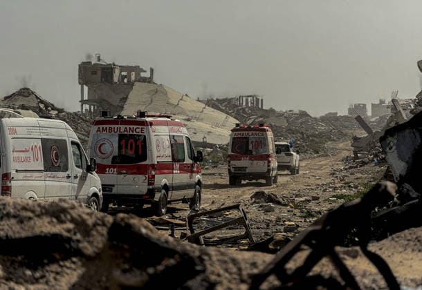 Patients evacuated from Khan Yunis to Rafah crossing KHAN YUNIS, GAZA - FEBRUARY 15: A group of patients and wounded Palestinians, along with their companions, depart from the Red Cross Hospital in Khan Yunis, southern Gaza Strip, in ambulances and buses to be evacuated through the Rafah Border Crossing on February 15, 2026. Abdallah F.s. Alattar Anadolu Khan Yunis Gaza. Editorial use only. Please get in touch for any other usage.  Copyright: x2026xAnadoluxAbdallahxF.s.xAlattarx