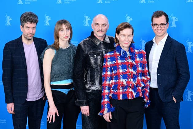 L R Tobias Walker, Caro Braun, Markus Schleinzer, Sandra Hüller and Johannes Schubert at the Rose photocall during the 76th Berlinale International Film Festival Berlin 2026 , February 15, 2026 Romain Doucelin Bestimage The Rose photocall during the 76th Berlinale International Film Festival Berlin at Grand Hyatt Hotel on February 15, 2026 in Berlin, Germany Berlin Allemagne  Copyright: xRomainxDoucelinx xBestimagexRomainxDoucelinx xBestimagex