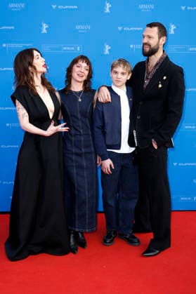 Carice van Houten, Celeste Holsheimer, Finn Vogels and Pieter Embrechts at the premiere of the feature film A Family at the Berlinale 2026 76 Berlin International Film Festival at the Zoo Palast Berlin, 15 02 2026 Foto:xC.xTamckex xFuturexImagex family_6212