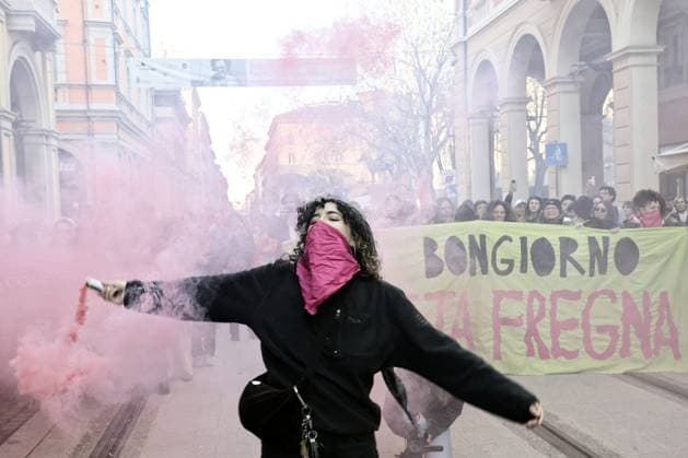 News Bilder des Tages Bologna. Only Yes Is Yes demonstration against the Bongiorno bill, promoted by the Women s House for Non-Violence and Non Una di Meno.  Copyright: xRobertoxBrancolinix xipa-agency.netx xRobertoxBrancolinix IPA_Agency_IPA71561497