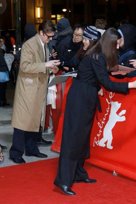 Sam Riley with husband Alexandra Maria Lara at the premiere of the BBC series Mint at the Berlinale 2026 76 Berlin International Film Festival at the Zoo Palast Berlin, 15 02 2026 Foto:xC.xTamckex xFuturexImagex mint_6204