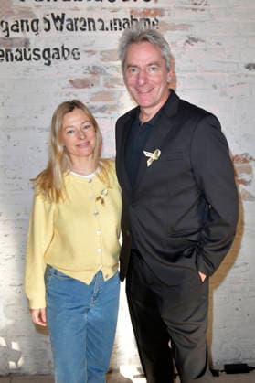 Till Schmerbeck with guest at the charity event Cancel Cancer as part of the Berlinale 2026 at Fabrik 23 Berlin, 15 02 2026 Foto:xM.xBehrensx xFuturexImagex cancer_6242