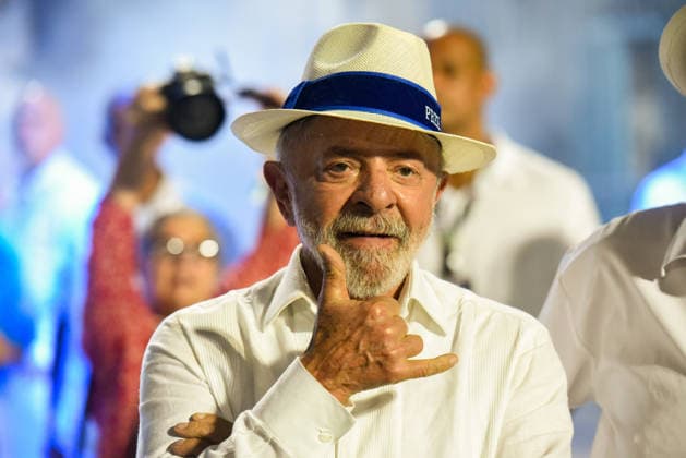 RIO DE JANEIRO, RJ - 15.02.2026: SAMBA SCHOOL PARADE, RIO CARNIVAL 2026 - President Luis Inacio Lula da Silva and his wife Janja closely followed the tribute paid by the AcadÃªmicos de Niteroi samba school during the parade at MarquÃªs de Sapucai this Sunday (15). x2887331x  CarlosxSanttos