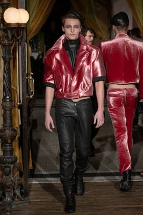 Zaldy - Runway - February 2026 New York Fashion Week, New York, USA - 15 Feb 2026 A model walks the runway at the Zaldy fashion show during New York Fashion Week at Hotel Chelsea on February 15, 2026 in New York City. New York United States Copyright: xRonxAdarx xSOPAxImagesx _radar_zaldy_20260215_03266