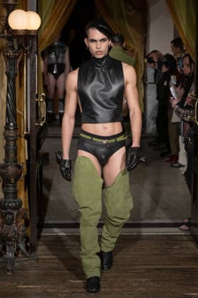 Zaldy - Runway - February 2026 New York Fashion Week, New York, USA - 15 Feb 2026 A model walks the runway at the Zaldy fashion show during New York Fashion Week at Hotel Chelsea on February 15, 2026 in New York City. New York United States Copyright: xRonxAdarx xSOPAxImagesx _radar_zaldy_20260215_03470