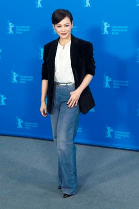 Yeo Yann Yann at the photocall for the feature film We Are All Strangers Wo Men Bu Shi Mo Sheng Ren at the Berlinale 2026 76 Berlin International Film Festival at the Hotel Grand Hyatt Berlin, 16 02 2026 Foto:xJ.xEdwardsx xFuturexImagex strangers_6204