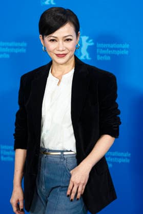Yeo Yann Yann at the photocall for the feature film We Are All Strangers Wo Men Bu Shi Mo Sheng Ren at the Berlinale 2026 76 Berlin International Film Festival at the Hotel Grand Hyatt Berlin, 16 02 2026 Foto:xJ.xEdwardsx xFuturexImagex strangers_6205