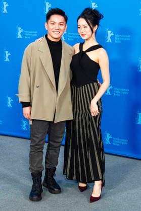 Koh Jia Ler and Regene Lim at the photocall for the feature film We Are All Strangers Wo Men Bu Shi Mo Sheng Ren at the Berlinale 2026 76 Berlin International Film Festival at the Hotel Grand Hyatt Berlin, 16 02 2026 Foto:xJ.xEdwardsx xFuturexImagex strangers_6211