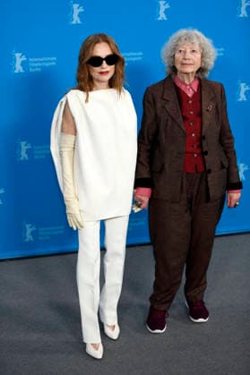 Isabelle Huppert and Ulrike Ottinger at the photocall for the feature film The Blood Countess at the Berlinale 2026 76 Berlin International Film Festival at the Hotel Grand Hyatt Berlin, 16 02 2026 Foto:xC.xNiehausx xFuturexImagex blutgraefin_6331
