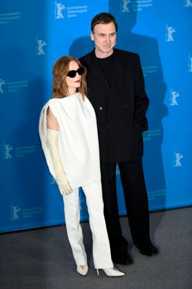 Isabelle Huppert and Lars Eidinger at the photocall for the feature film The Blood Countess at the Berlinale 2026 76 Berlin International Film Festival at the Hotel Grand Hyatt Berlin, 16 02 2026 Foto:xC.xNiehausx xFuturexImagex blutgraefin_6348