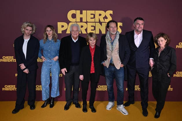Chers Parents Premiere - Paris Pauline Clément, André Dussollier, Miou-Miou, Thomas Solivéres, Arnaud Ducret posing at the photocall for Chers Parents Premiere at UGC Bercy in Paris, France on February 16, 2026. Photo by Christophe Meng ABACAPRESS.COM Paris France  Copyright: xMengxChristophe ABACAx