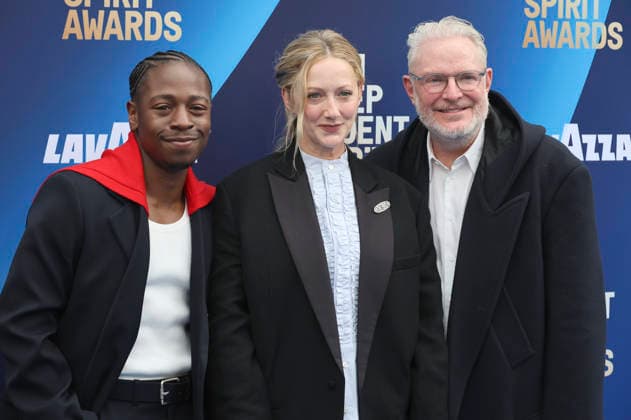 David Jonsson, Judy Greer and Francis Lawrence at the 41st Film Independent Spirit Awards 2026 at the Hollywood Palladium Los Angeles, 15 02 2026 Foto:xJ.xBlocx xFuturexImagex spirits_6551