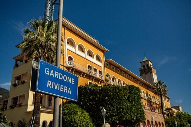 Gardone Riviera ist eine italienische Gemeinde und Landstadt am Westufer des Gardasees. Gardone *** Gardone Riviera is an Italian municipality and country town on the western shore of Lake Garda Gardone