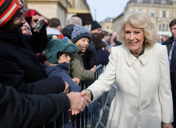 . 17 02 2026. Bath, United Kingdom. Queen Camilla during a visit to the Theatre Royal Bath, United Kingdom, where she watched part of the technical rehearsal for the community production of David Copperfield.  xPoolx xi-Imagesx IIM-26576-0001