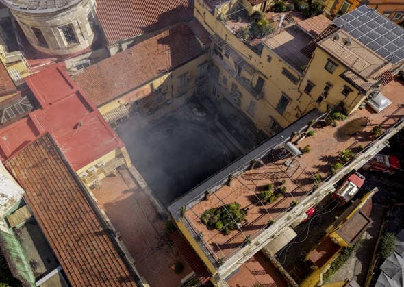 Naples, a fire completely destroys the Sannazaro Theater, San nazaro, in Naples, the firefighters intervene on the scene, together with the police and the Carabinieri forces, who keep away the onlookers, the actress and mangager of the theater Lara Sansone and other theater employees in tears.  Copyright: xSalvatorexLaporta KONTROLABx xipa-agency.netx xKontrolabx IPA_Agency_IPA71643068
