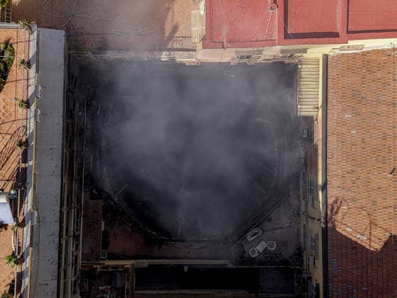 Naples, a fire completely destroys the Sannazaro Theater, San nazaro, in Naples, the firefighters intervene on the scene, together with the police and the Carabinieri forces, who keep away the onlookers, the actress and mangager of the theater Lara Sansone and other theater employees in tears.  Copyright: xSalvatorexLaporta KONTROLABx xipa-agency.netx xKontrolabx IPA_Agency_IPA71643074