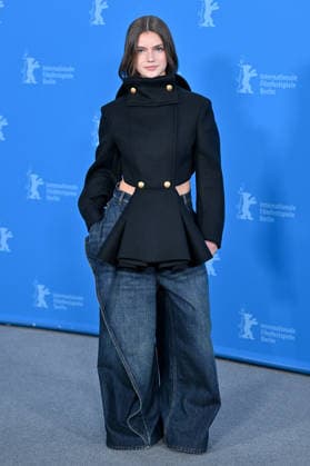 76th Berlin Film Festival Photocall Queen At Sea Florence Hunt attending the photocall of the movie Queen At Sea during 76th Berlin International Film Festival in Berlin, Germany on 17 February 2026. Photo by Julien Reynaud APS-Medias ABACAPRESS.COM Berlin  Copyright: xReynaudxJulien APS-Medias ABACAx