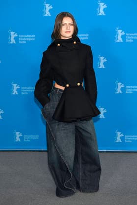 Florence Hunt at the photocall for the feature film Queen at Sea at the Berlinale 2026 76 Berlin International Film Festival at the Hotel Grand Hyatt Berlin, 17 02 2026 Foto:xC.xNiehausx xFuturexImagex queen_6206