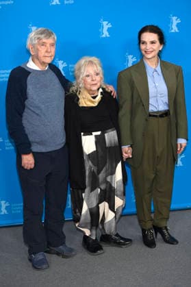 Tom Courtenay, Anna Calder Marshall and Juliette Binoche at the photocall for the feature film Queen at Sea at the Berlinale 2026 76 Berlin International Film Festival at the Hotel Grand Hyatt Berlin, 17 02 2026 Foto:xC.xNiehausx xFuturexImagex queen_6215