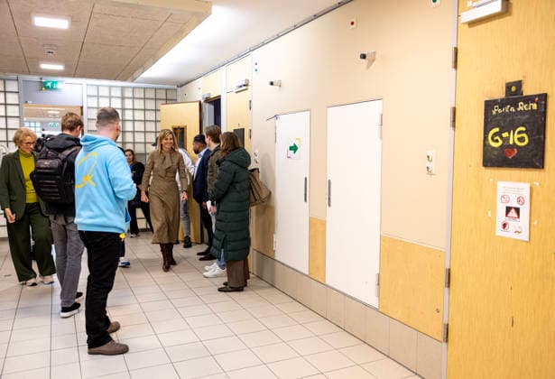 17-02-2026 Amsterdam Queen Maxima visited Opvanglocatie T6, a homeless shelter, to support homeless EU citizens and the collaboration between the relevant healthcare and support partners in Amsterdam. Â  Copyright: xPPEx