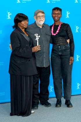 Jacqueline Lyanga, Haile Gerima and Jacqueline Nsiah at the Berlinale Camera Photocall at the Berlinale 2026 76 Berlin International Film Festival at the Hotel Grand Hyatt Berlin, 17 02 2026 Foto:xC.xTamckex xFuturexImagex kamera_6206