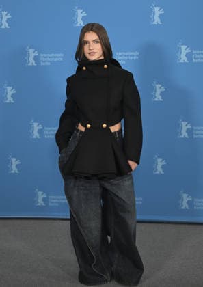76th Berlin International Film Festival BERLIN, GERMANY - FEBRUARY 17: British actress Florence Hunt poses for a photo to the press during the photocall of the Queen at Sea at the 76th Berlin International Film Festival (Berlinale) in Berlin, Germany, on February 17, 2026. Halil Sagirkaya Anadolu Berlin Germany. Editorial use only. Please get in touch for any other usage.  Copyright: x2026xAnadoluxHalilxSagirkayax