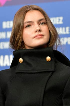 Florence Hunt at the press conference for the feature film Queen at Sea at the Berlinale 2026 76 Berlin International Film Festival at the Hotel Grand Hyatt Berlin, 17 02 2026 Foto:xM.xBehrensx xFuturexImagex queen_6229
