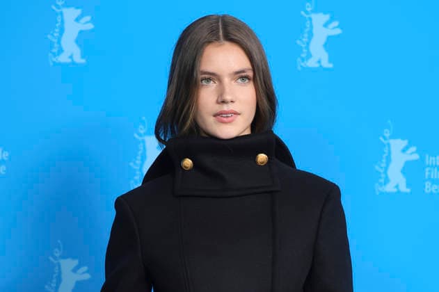 Florence Hunt at the photocall for the feature film Queen at Sea at the Berlinale 2026 76 Berlin International Film Festival at the Hotel Grand Hyatt Berlin, 17 02 2026 Foto:xD.xBedrosianx xFuturexImagex queen_6281