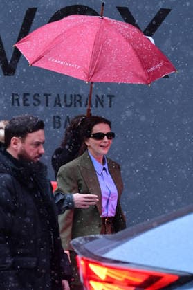 Juliette Binoche leave the Grand Hyatt Hotel, in the snow, after the press conference for the film Queen at Sea during the 76th Berlin International Film Festival Berlinale 2026 , on February 17, 2026 Romain Doucelin Bestimage Celebrities leave the Grand Hyatt Hotel, in the snow, after the press conference for the film Queen at Sea during the 76th Berlin International Film Festival Berlinale 2026 , on February 17, 2026 Berlin Germany  Copyright: xRomainxDoucelinx xBestimagexRomainxDoucelinx xBestimagex