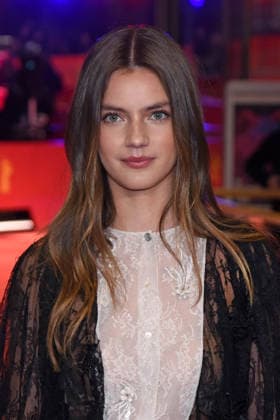 Florence Hunt at the premiere QUEEN AT SEA as part of 76 BERLINALE International Berlin Film Festival at the Berlinale Palast at Potsdamer Platz in Berlin on 17 02 2026