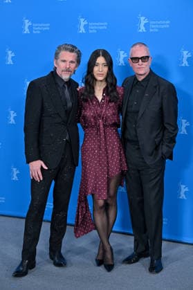 76th Berlin Film Festival Photocall The Weight Ethan Hawke, Julia Jones, Padraic McKinley attending the photocall of the movie The Weight during 76th Berlin International Film Festival in Berlin, Germany on 17 February 2026. Photo by Julien Reynaud APS-Medias ABACAPRESS.COM Berlin  Copyright: xReynaudxJulien APS-Medias ABACAx