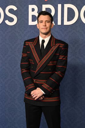 Familiar faces attend the Bridgertons masked ball Luke Thompson, star of the series, during the Bridgertons masked ball, on February 17, 2026, in Madrid Spain MASKED BALL THE BRIDGERTON NETFLIX FAMOSOSOS José Madrid Madrid Madrid Espana  Copyright: xJosÃ xOlivax 7301549