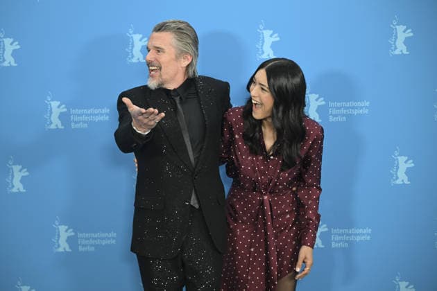 76th Berlin International Film Festival BERLIN, GERMANY - FEBRUARY 17: Actor Ethan Hawke and actress Julia Jones of the film The Weight , pose for photographers during the 76th Berlin International Film Festival (Berlinale) in Berlin, Germany, on February 17, 2026. Halil Sagirkaya Anadolu Berlin Germany. Editorial use only. Please get in touch for any other usage.  Copyright: x2026xAnadoluxHalilxSagirkayax