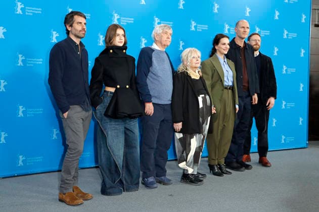 Adolpho Veloso, Florence Hunt, Tom Courtenay, Anna Calder Marshall, Juliette Binoche, Lance Hammer and Tristan Goligher at the photocall for the feature film Queen at Sea at the Berlinale 2026 76 Berlin International Film Festival at the Hotel Grand Hyatt Berlin, 17 02 2026 Foto:xC.xTamckex xFuturexImagex queen_6359