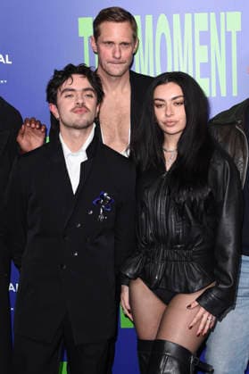 Aidan Zamiri, Alexander Skarsgard and Charlie xcx at the premiere of the movie The Moment at Picturehouse Central London, 17 02 2026 Foto:xS.xVasx xFuturexImagex moment_london_6271