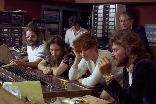 RECORD DATE NOT STATED Karl Richardson, Albhy Galuten, Barbra Streisand, Charles Koppelman and Barry Gibb during the recording session for the album, Guilty 1980 EDITORIAL USE ONLY  Copyright: xMarioxCasillix