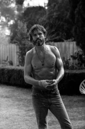 RECORD DATE NOT STATED Kris Kristofferson on the set of A Star Is Born 1976 Warner Bros. ** B.D.M. EDITORIAL USE ONLY  Copyright: x