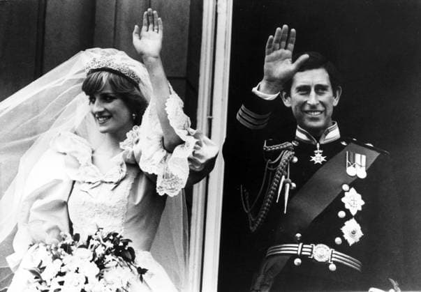 Wedding Celebration of Prince of Wales Jul 29, 1981 - London, England, United Kingdom - PRINCE CHARLES and DIANA SPENCER (1961-1997) after nuptials. Wedding of Charles, Prince of Wales, and LADY DIANA SPENCER held at St. Paul s Cathedral, watched by a global television audience of 750 million while 600,000 people lined the streets to catch a glimpse of Diana en route to the ceremony. Copyright: xKeystonexPressxAgencyx