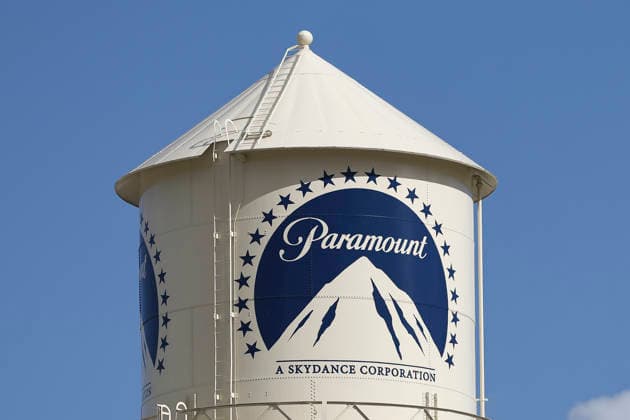Paramount Pictures In Los Angeles The Paramount Pictures logo is displayed on the water tower in Los Angeles, California, on February 17, 2026. Paramount Skydance attempts a hostile takeover bid of Warner Bros. Los Angeles California United States  Copyright: xMichaelxYanowx originalFilename: yanow-controlo260217_npoiM.jpg