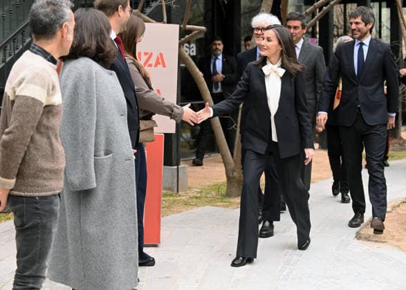 Queen Letizia attends the official presentation of the Alliance for Wool Alberto Fesser, President of La Fábrica and Fundación Contemporánea, Queen Letizia and Ernest Urtasun, Minister of Culture, on their arrival at the official presentation of the Alliance for Wool, which will be held as part of the Madrid Design Festival 2026, held at the Institución Libre de Ensenanza, on February 18, 2026, in Madrid Spain ALLIANCE FOR WOOL POLITICIANS MONARCH QUEEN José Madrid Madrid Spain  Copyright: xJosÃ xOlivax 7302312