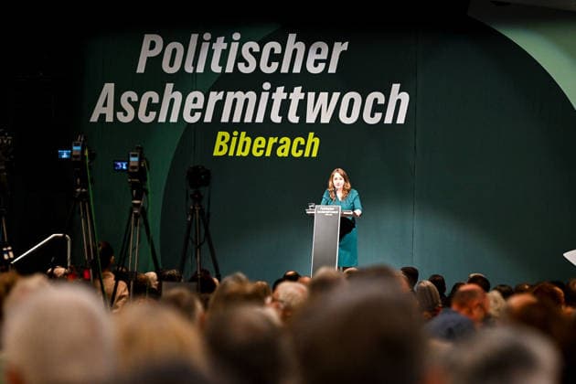 GER, Politischer Aschermittwoch der Grünen in Biberach 18.02.2026, Stadthalle, Biberach, GER, Politischer Aschermittwoch der Grünen in Biberach, im Bild Ricarda Lang (MdB) *** GER, Political Ash Wednesday of the Greens in Biberach 18 02 2026, Stadthalle, Biberach, GER, Political Ash Wednesday of the Greens in Biberach, in the picture Ricarda Lang MdB nordphoto GmbHxHafner nph00200