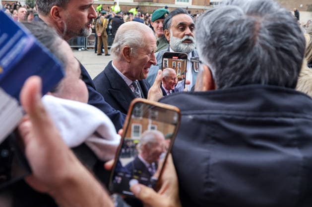 February 18, 2026, London, London, UK: London, UK. King Charles III meets well-wishers outside Barking Learning Centre Community and Family Hub in east London during their visit to Barking and Dagenham, where they met a range of organisations providing support to the local community. The centre is a community-based learning facility that houses Barking Library and brings together a wide range of council services, partner organisations and local groups supporting the community. London UK  - ZUMAl94_ 20260218_zaf_l94_017 Copyright: xDinendraxHariax
