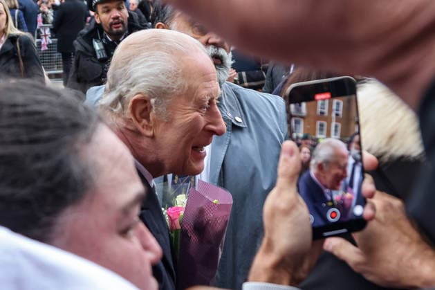 February 18, 2026, London, London, UK: London, UK. King Charles III meets well-wishers outside Barking Learning Centre Community and Family Hub in east London during their visit to Barking and Dagenham, where they met a range of organisations providing support to the local community. The centre is a community-based learning facility that houses Barking Library and brings together a wide range of council services, partner organisations and local groups supporting the community. London UK  - ZUMAl94_ 20260218_zaf_l94_018 Copyright: xDinendraxHariax
