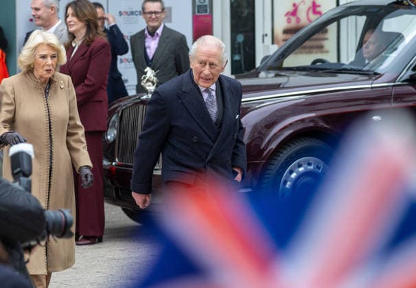 February 18, 2026, London, England, United Kingdom: King CHARLES III and Queen CAMILLA visit Barking Learning Centre Community and Family Hub. London United Kingdom  - ZUMAs262 20260218_zip_s262_022 Copyright: xTayfunxSalcix