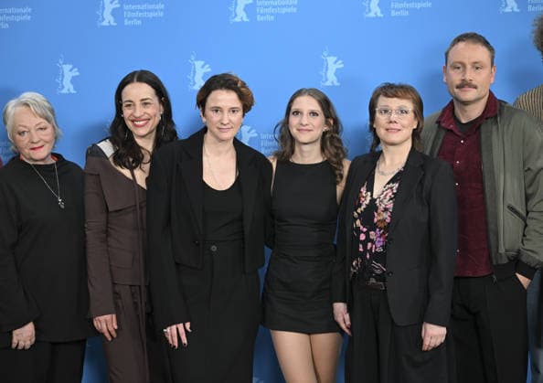 76th Berlin International Film Festival BERLIN, GERMANY - FEBRUARY 18: Cast of Etwas ganz Besonderes (Home Stories) pose for photographers during the 76th Berlinale in Berlin, Germany, on February 18, 2026. Halil Sagirkaya Anadolu Berlin Germany. Editorial use only. Please get in touch for any other usage.  Copyright: x2026xAnadoluxHalilxSagirkayax