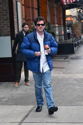 Singer Charlie Puth holds an apple while leaving his New York City hotel for TV interviews as he is seen for the first time since his Superbowl performance Featuring: Charlie Puth Where: New York City, New York, United States When: 18 Feb 2026 Credit: Elder Ordonez INSTARimages EDITORIAL USE ONLY. NOT FOR USE BY NEWSPAPERS BASED IN THE UK. Copyright: xx instar55482496