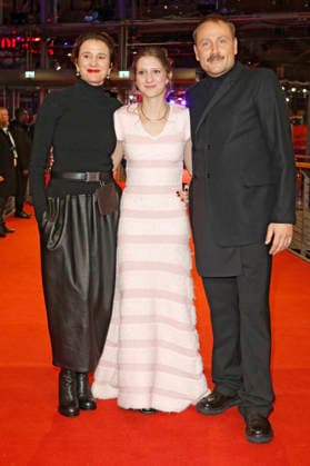 Eva Trobisch, Frida Hornemann and Max Riemelt at the premiere of the feature film Something Very Special Home Stories at the Berlinale 2026 76 Berlin International Film Festival at the Berlinale Palast Berlin, 18 02 2026 Foto:xC.xTamckex xFuturexImagex besonderes_6222